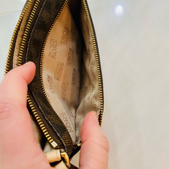 Michael Kors Wristlet - Picture 6 of 7